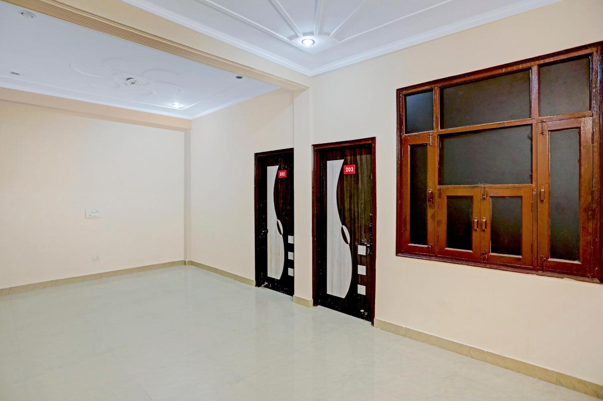 Hotel O Pari Hotel Ghaziabad Buitenkant foto